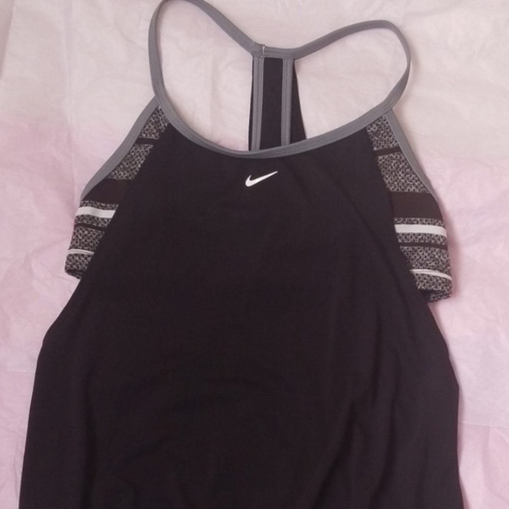 Nike Tank Top w/ built in Sports Bra